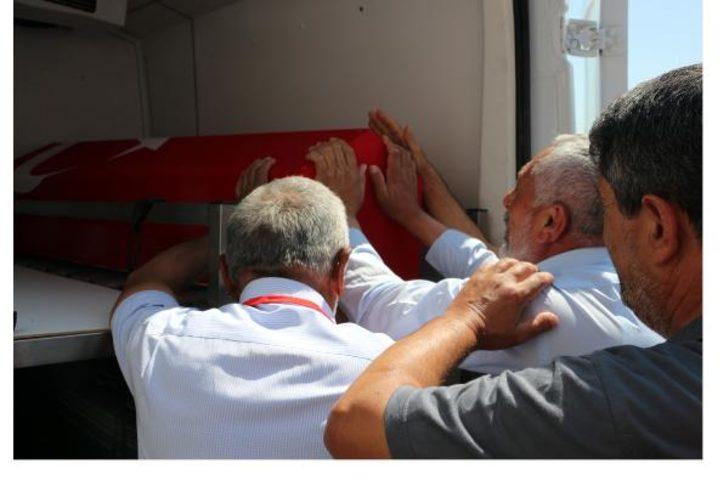 Şehit Sözleşmeli Er İsmail Anayurt son yolculuğuna uğurlandı G1