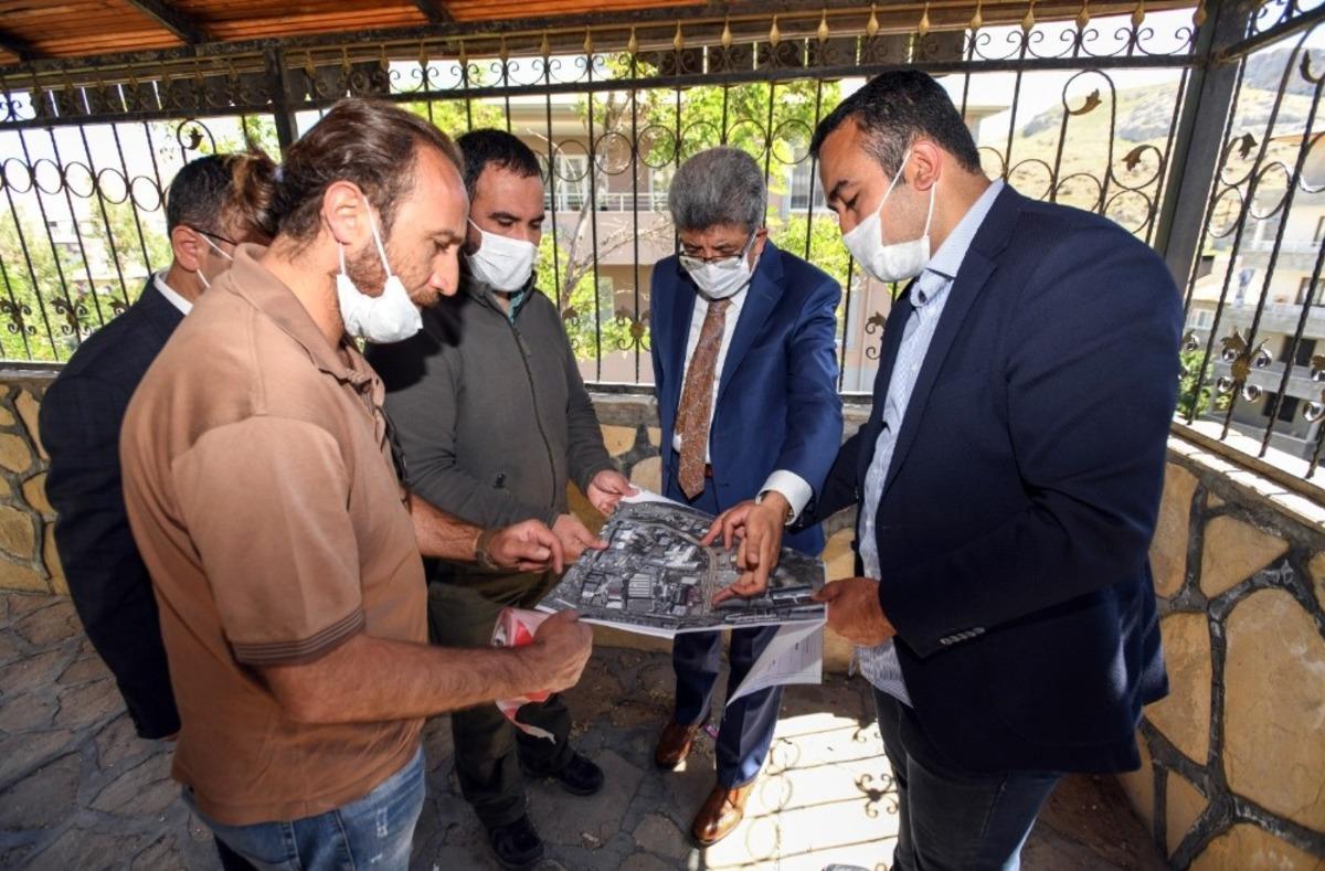 Vali Bilmez, Sağlık Sokakta incelemelerde bulundu