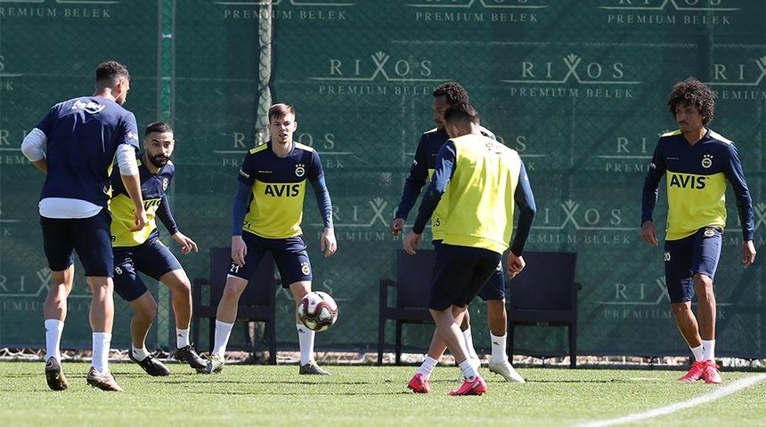 Kayserispor ma&ccedil;ında Fenerbah&ccedil;e'de teknik direkt&ouml;r kim olacak?