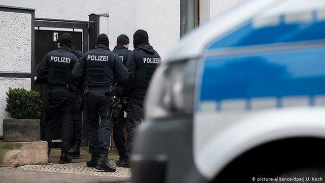 Alman güvenlik kurumlarında aşırı sağ şüphesi