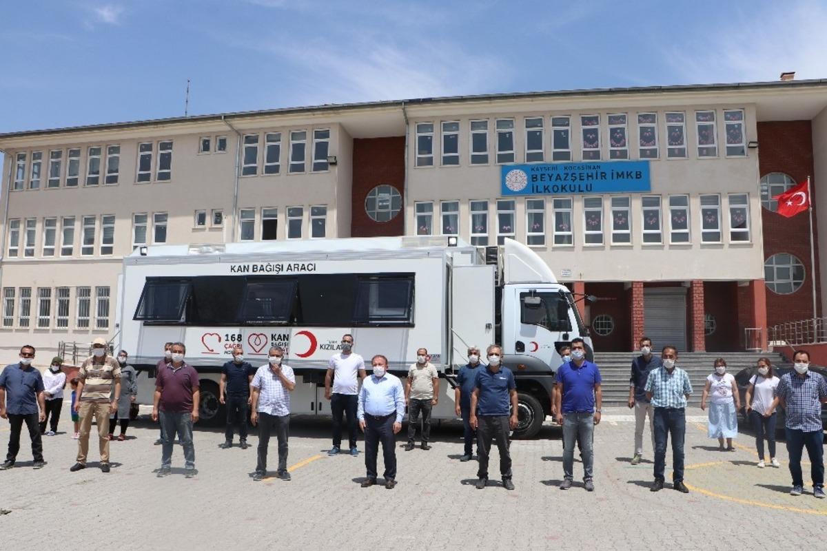 Kocasinan İl&ccedil;e Milli Eğitim M&uuml;d&uuml;rl&uuml;ğ&uuml;&rsquo;nden Kızılay&rsquo;a kan bağışı kampanyası