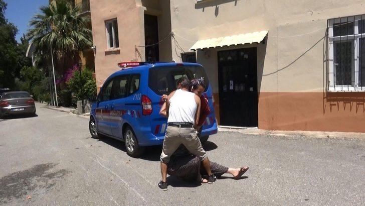 Eski muhtar evinde ölü bulundu, ablası sinir krizi geçirdi G1