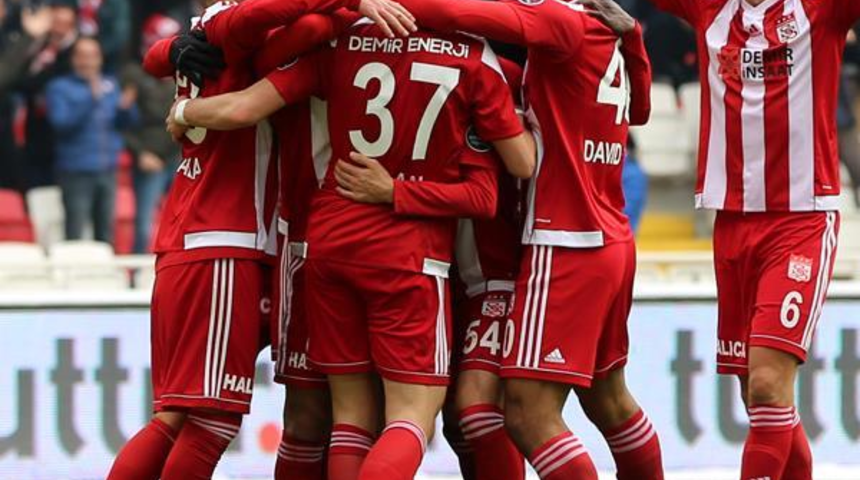 Sivasspor'da teknik heyet ve futbolcularda Kovid-19'a rastlanmadı