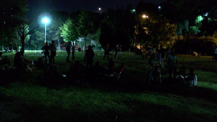 Maçka Parkı'nda pes dedirten görüntü! Koronavirüse aldırmadan halay çektiler G4