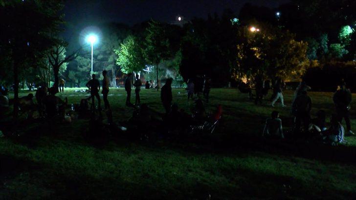 Maçka Parkı'nda pes dedirten görüntü! Koronavirüse aldırmadan halay çektiler G5