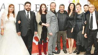 'Kurtlar Vadisi'nin Güllü'sü evlendi