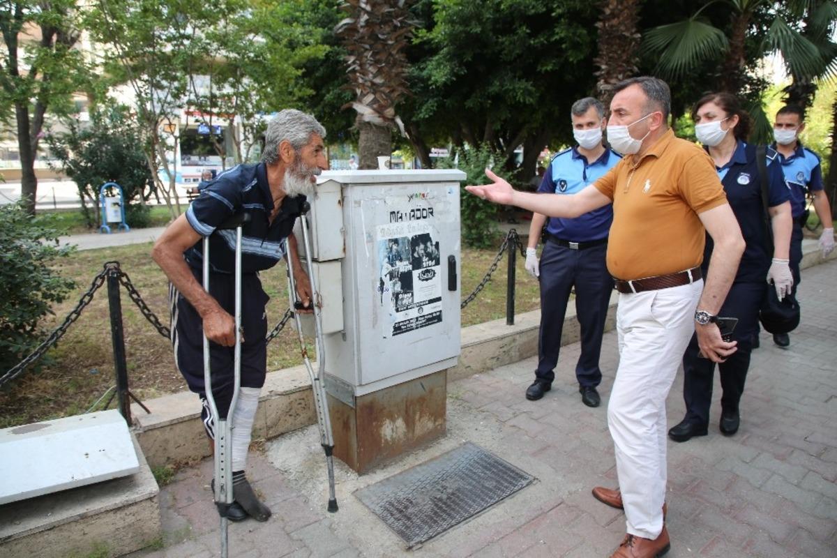 Dilencinin foyasını zabıta m&uuml;d&uuml;r&uuml;n&uuml;n dikkati ortaya &ccedil;ıkardı