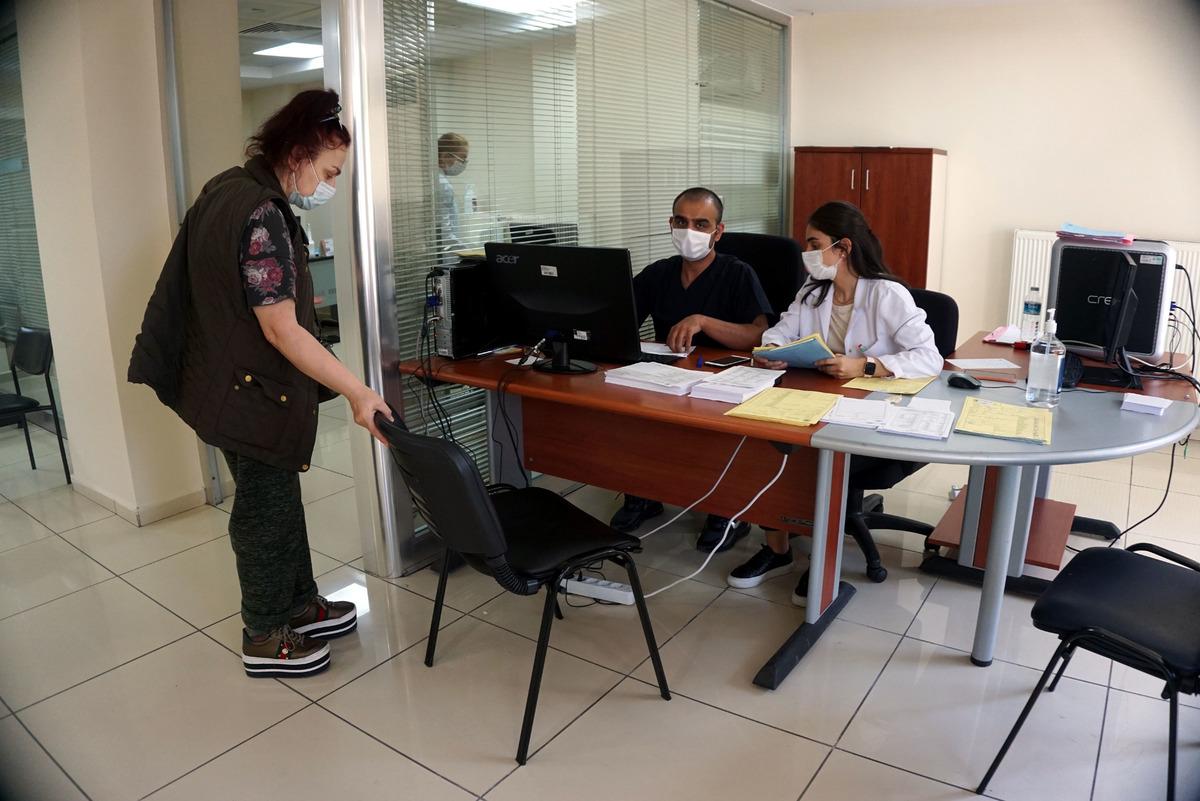 Koronavir&uuml;s&uuml; yenen bazı hastalarda problemler devam ediyor