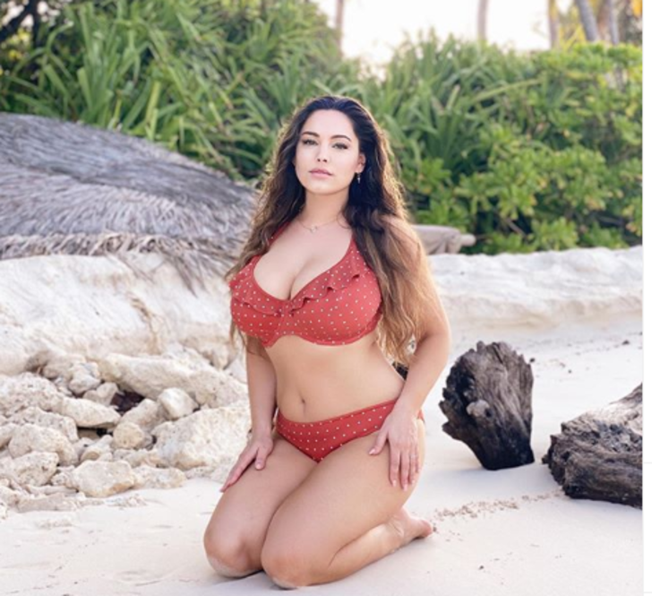 Kelly Brook çıplak masaj keyfini paylaştı! Olay oldu G5