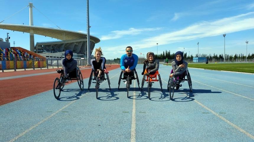 Yeni normalleşmeyle birlikte ‘Altın Kızlar’ sahaya indi