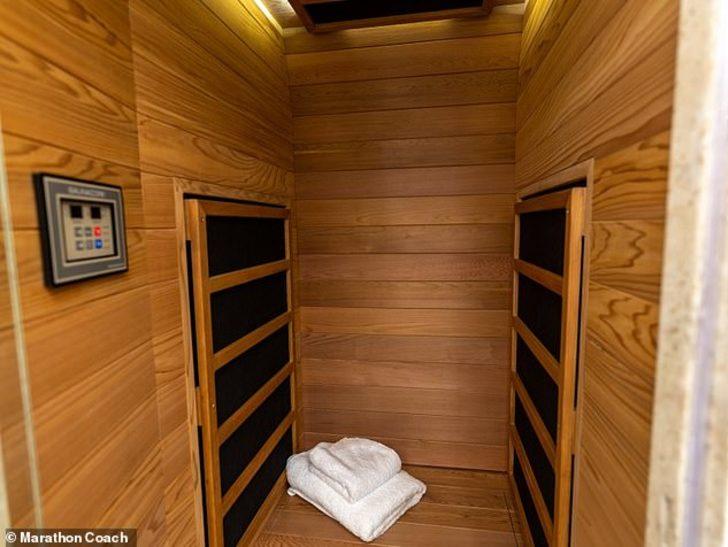 Justin Bieber ve Hailey Baldwin 1 milyon dolarlık tur otobüsüyle tatilde! G4