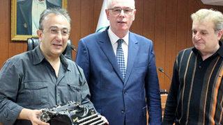 Bülent Ecevit'in daktilosu müzede sergilenecek