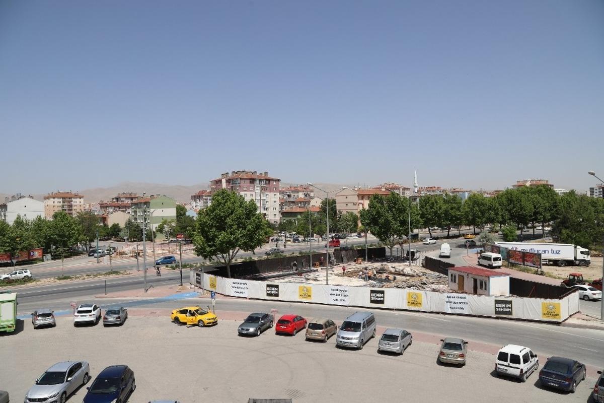 Konya B&uuml;y&uuml;kşehir&rsquo;den bir yaya &uuml;st ge&ccedil;idi daha