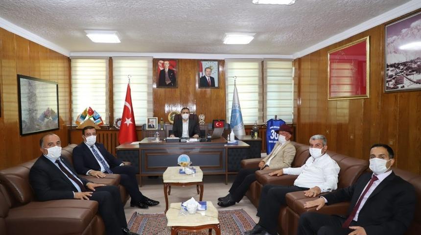 Adıyaman ailesinden Vali Akbıyık&rsquo;a ziyaret