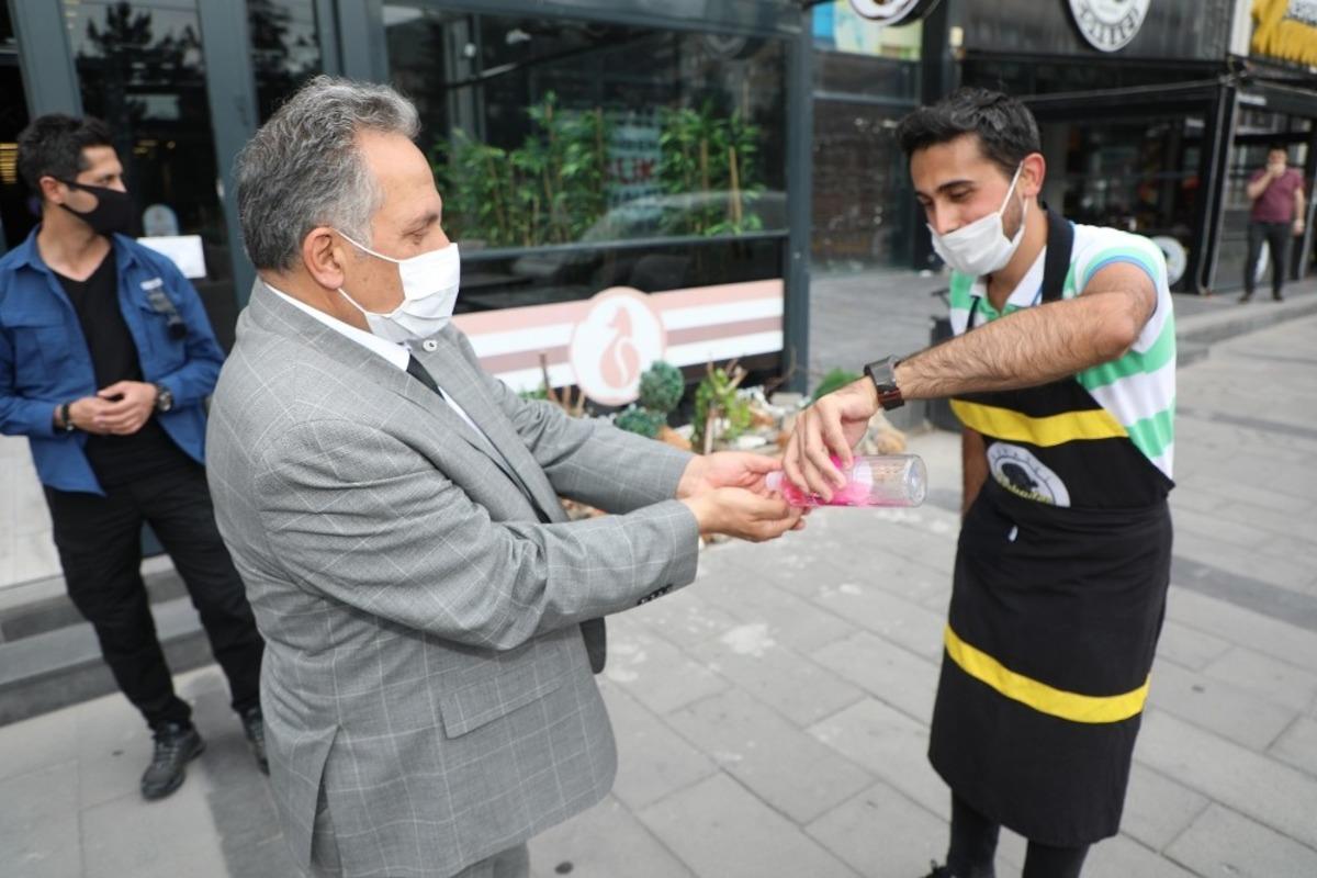 Başkan Yal&ccedil;ın yerinde tespit gezilerine başladı