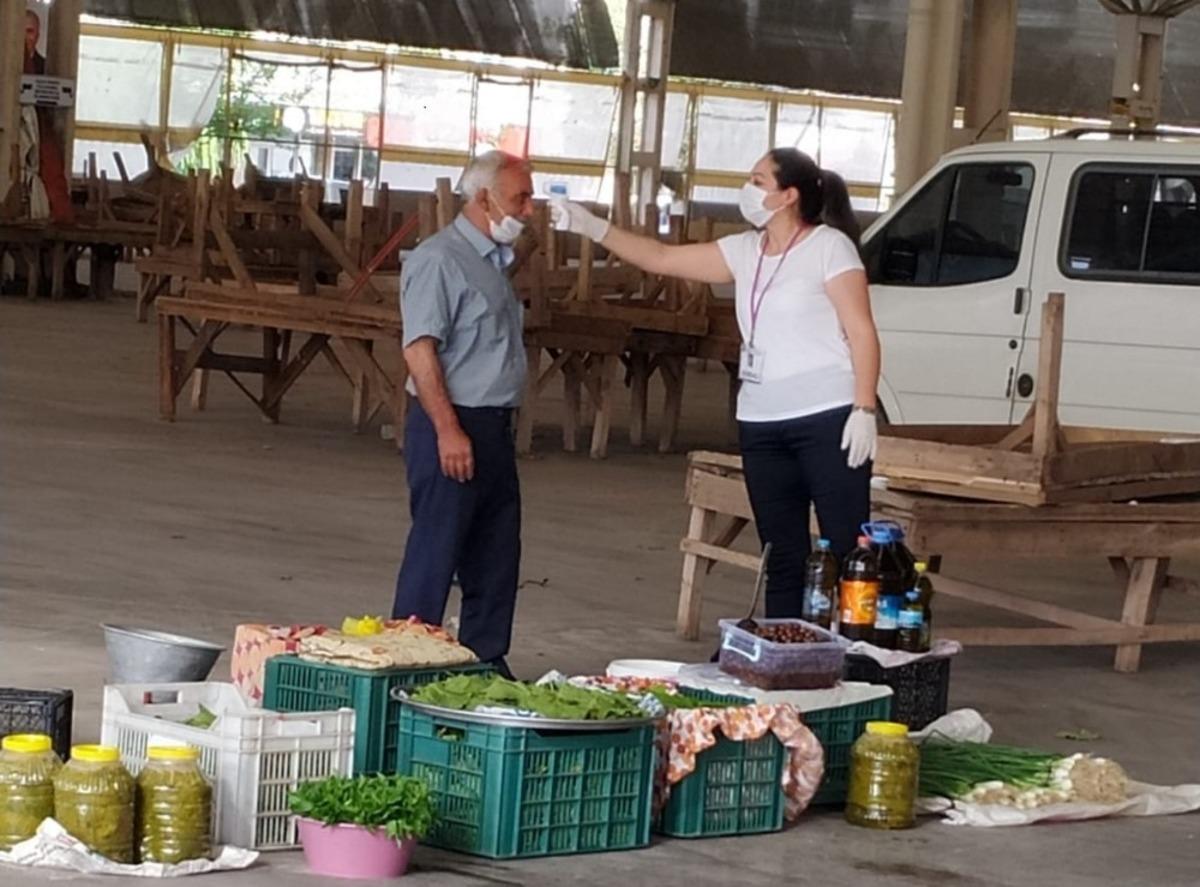 Korona vir&uuml;s tedbirleri Efeler Pazar yerlerinde devam ediyor