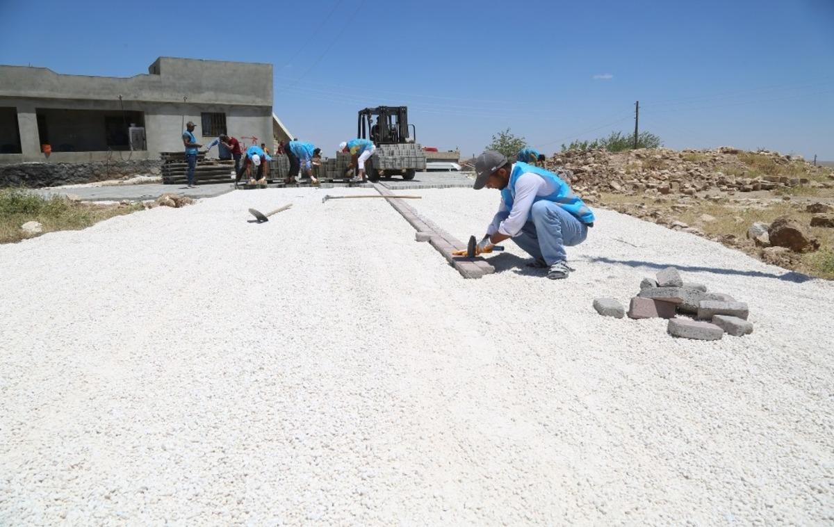 Eyy&uuml;biye kırsalında yol yapım &ccedil;alışmaları s&uuml;r&uuml;yor