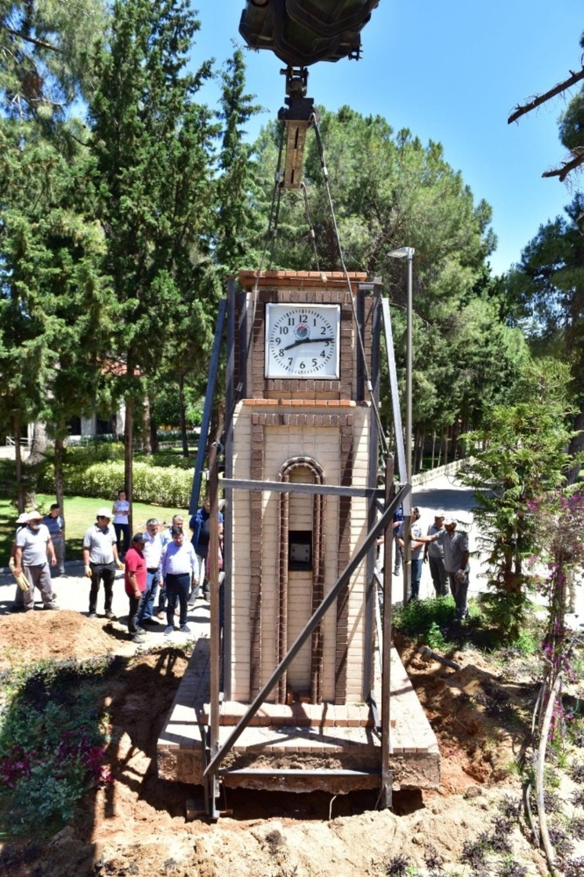 Kepezaltı-Santral&rsquo;in sembol &lsquo;Saat Kulesi&rsquo; DokumaPark&rsquo;a taşındı