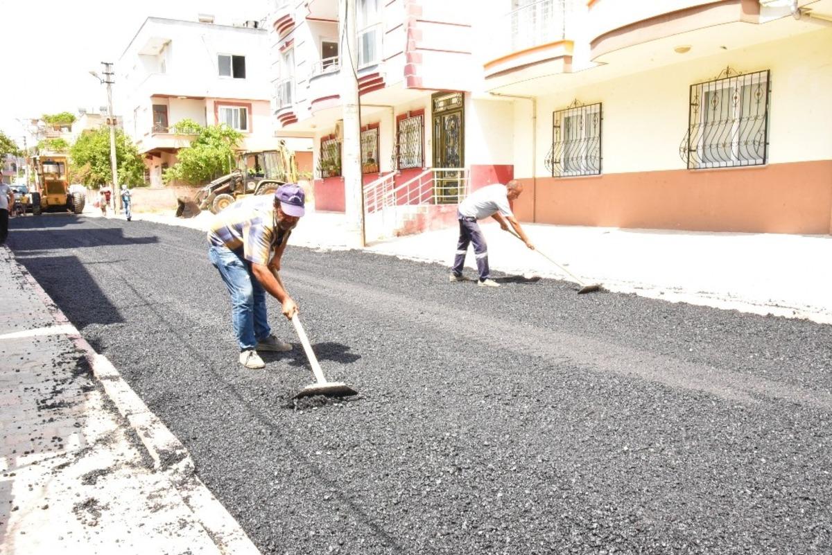Toroslar&rsquo;ın sokakları asfaltla yenileniyor