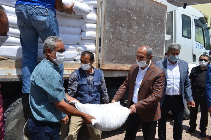 Bünyan’da öğretmen ve öğrenciler ihtiyaç sahiplerine 350 çuval un yardımı yaptı G2