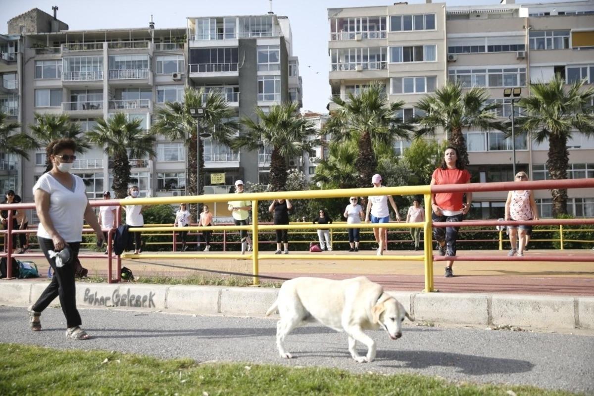 Konak&rsquo;ta spor a&ccedil;ık havaya taşındı