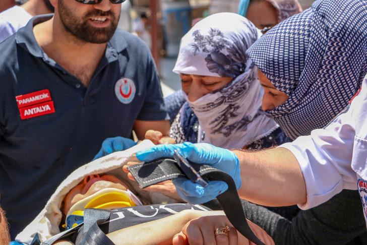 Hamile kadın cam silerken dükkanın tentesine düştü, hem kendi hem de yakınları ağladı G4