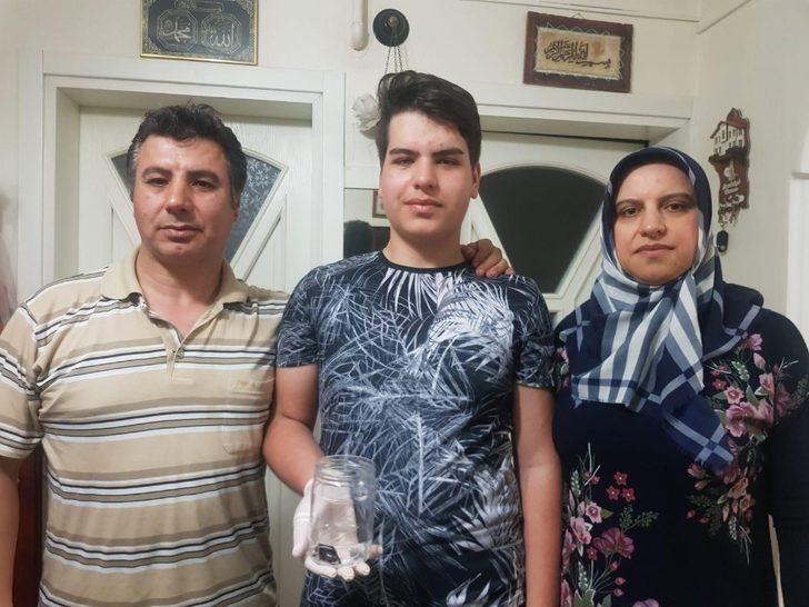 Evinin balkonunda buldu, gözü gibi bakıyor! G4