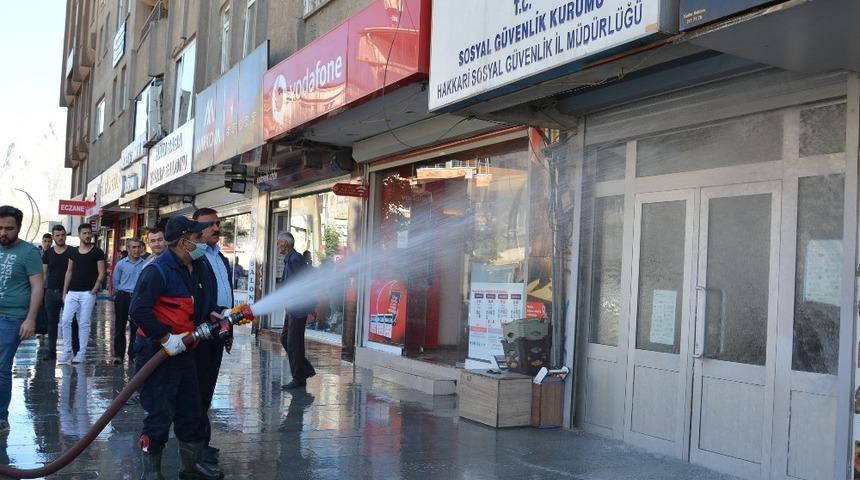 Hakkari’de dezenfekte çalışmaları sürüyor