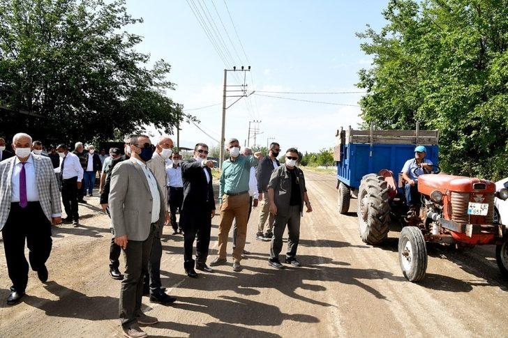 Dilek Caddesinde genişletme ve asfaltlama çalışmalarına başlandı G3