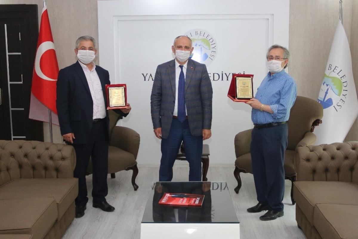 Başkan &Ouml;zt&uuml;rk&rsquo;ten enc&uuml;men &uuml;yelerine teşekk&uuml;r