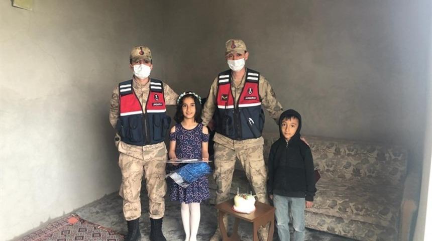 Ak&ccedil;adağ Vefa Sosyal Destek Grubu hizmetlerini s&uuml;rd&uuml;r&uuml;yor