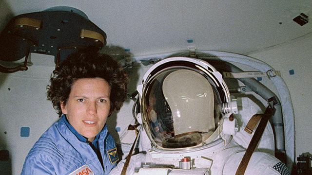 Bu kez yukarı çıkmadı: Uzayda yürüyen ilk ABD'li kadın Kathy Sullivan tekrar tarihe geçti!