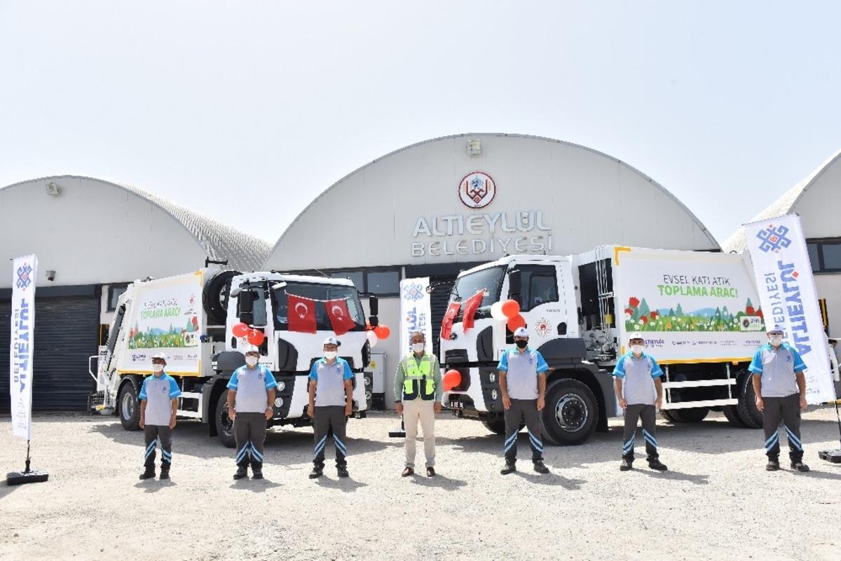 Altıeyl&uuml;l temizlik filosuna 2 yeni ara&ccedil; katıldı