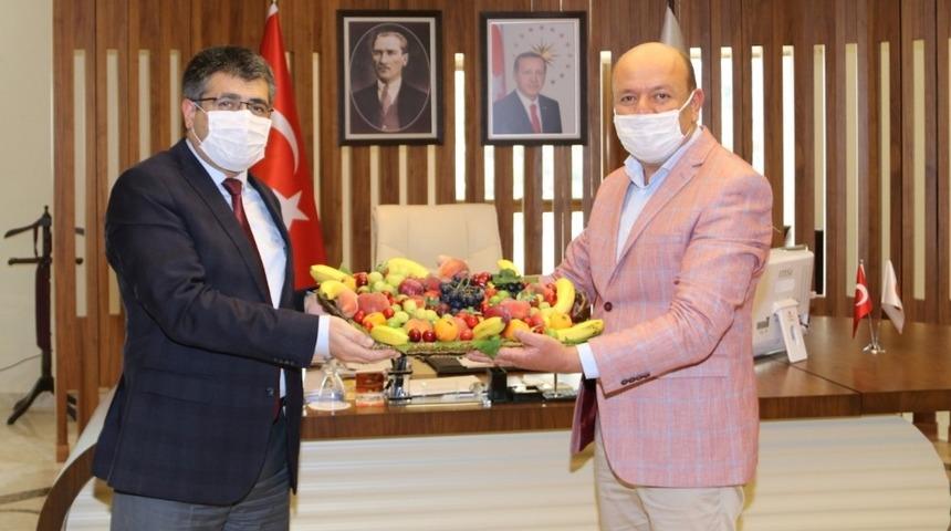 Pazarcılar Odası Başkanı &Ouml;zmen&rsquo;den Rekt&ouml;r Aktekin&rsquo;e ziyaret