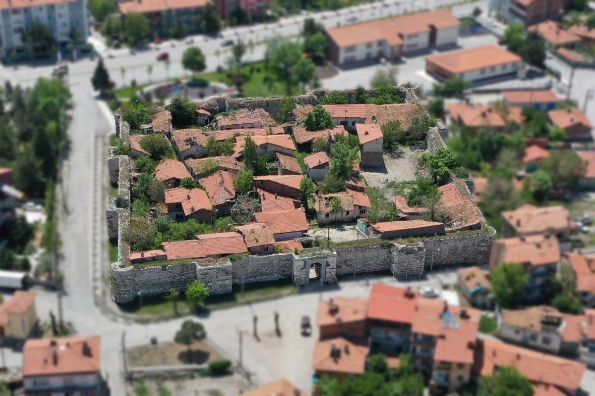 &Ccedil;orum kalesi&rsquo;ndeki 30 bina i&ccedil;in yıkım kararı alındı