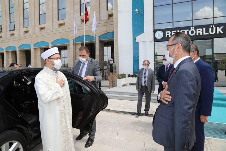 Diyanet İşleri Başkanı Erbaş, AYBÜ'de yapılacak cami alanında incelemelerde bulundu G1