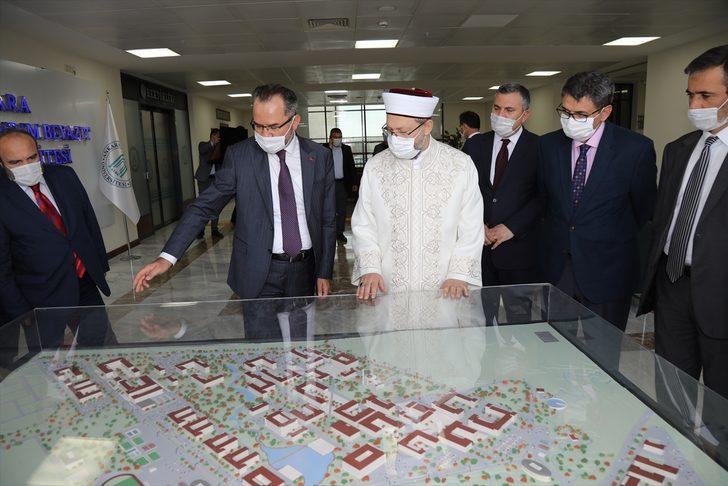 Diyanet İşleri Başkanı Erbaş, AYBÜ'de yapılacak cami alanında incelemelerde bulundu G3