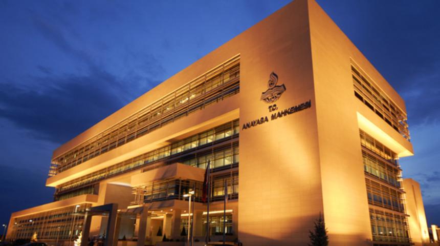 '65 yaş kısıtlaması' şikayetine AYM'den cevap: Kabul edilemez