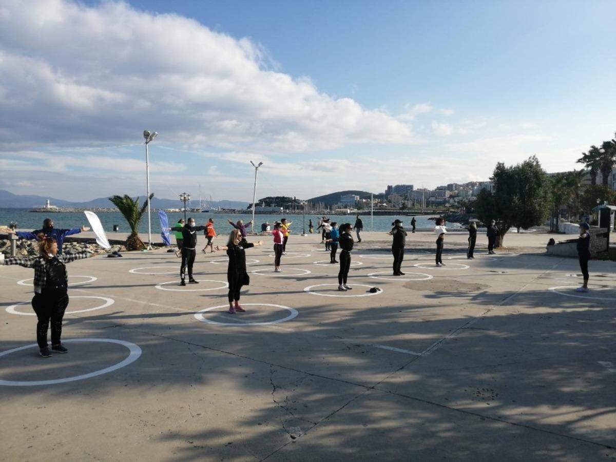 Aydın&rsquo;da sosyal mesafeli sabah sporları b&uuml;y&uuml;k ilgi g&ouml;r&uuml;yor