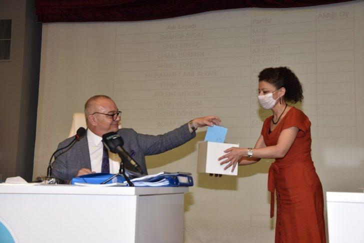 Manisa Büyükşehir Belediyesinin sosyal mesafeli ilk meclis yapıldı G5