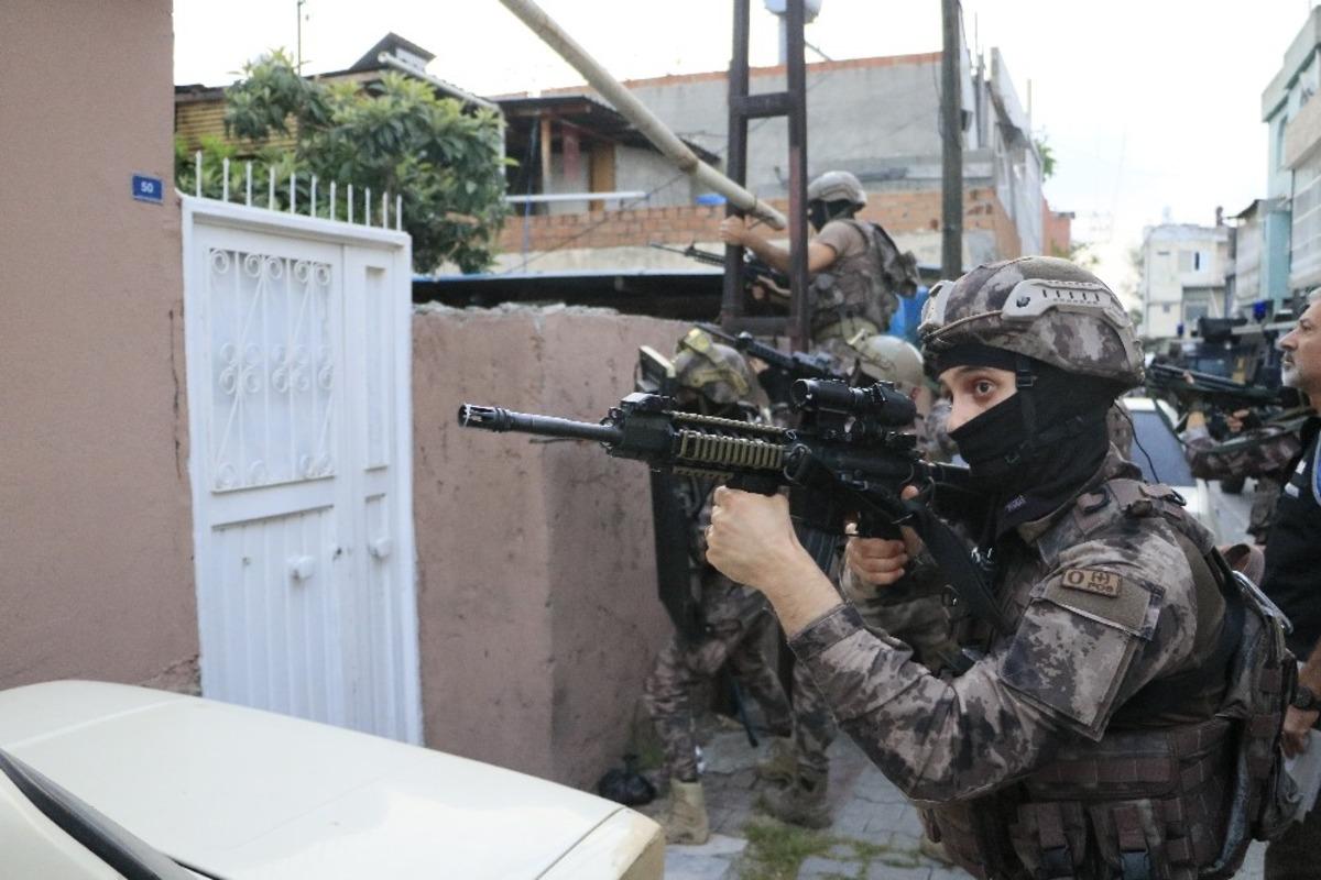 3 ilde şafak vakti FET&Ouml; operasyonu! &Ccedil;ok sayıda g&ouml;zaltı