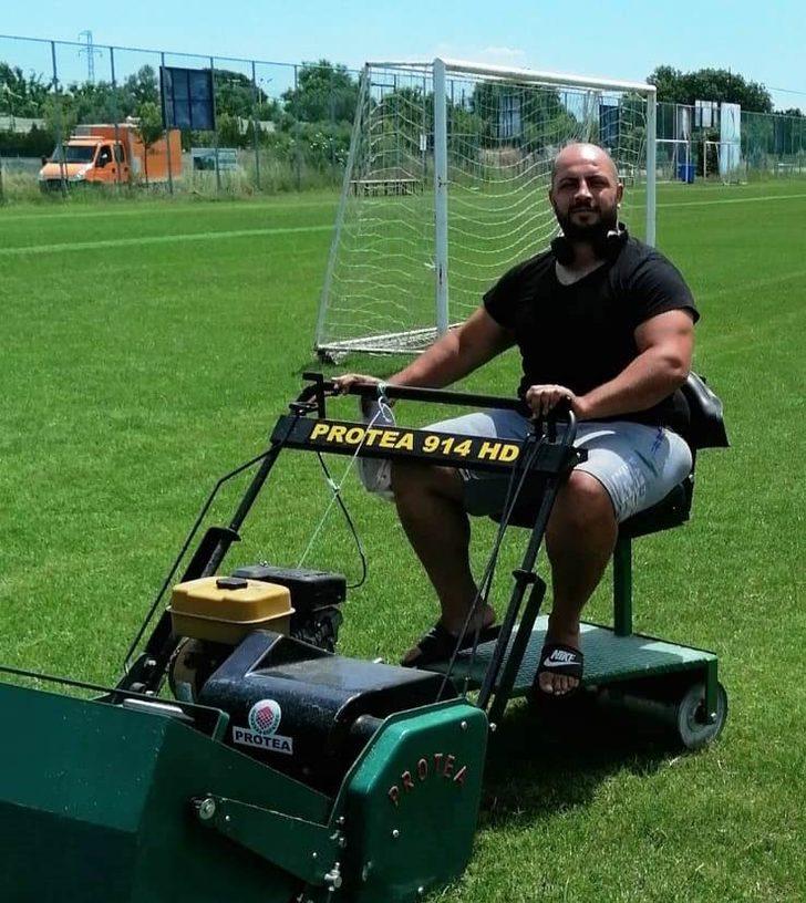 Yunusemre’de futbol tesisleri yeni sezona hazırlanıyor G4