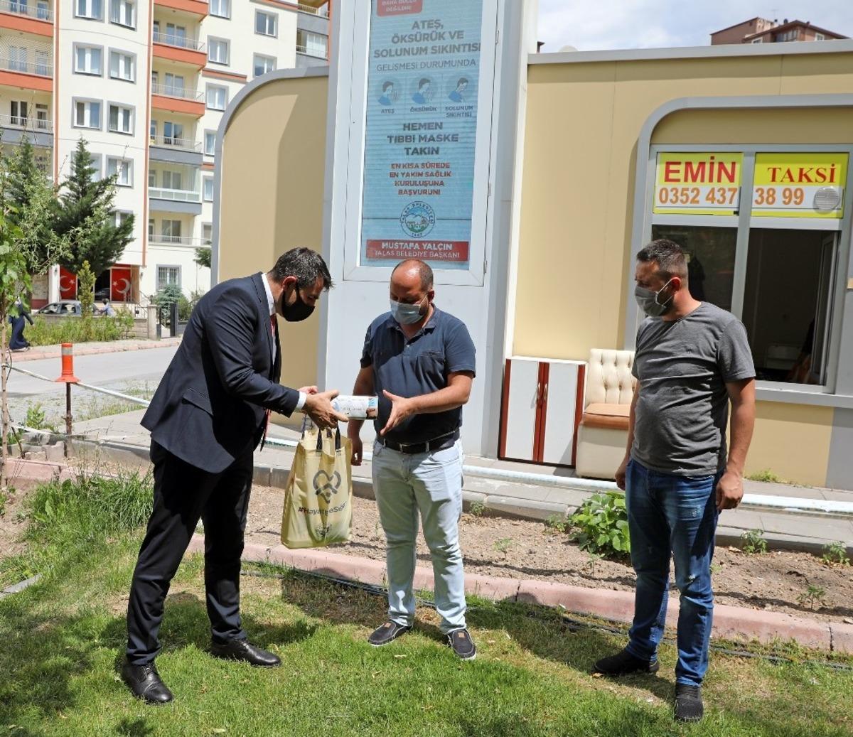 Talas&rsquo;ta taksi duraklarına hijyen paketi