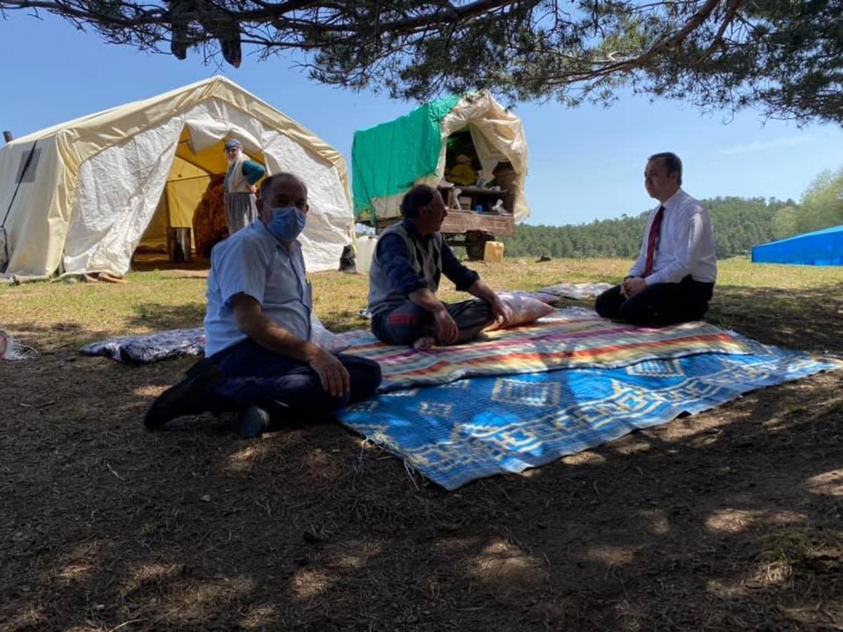 Kaymakam y&ouml;r&uuml;kleri yaylada ziyaret etti