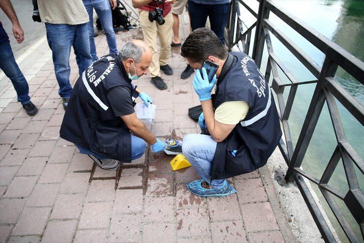 Polisi gören FETÖ'cü cep telefonunu kanala attı! G4