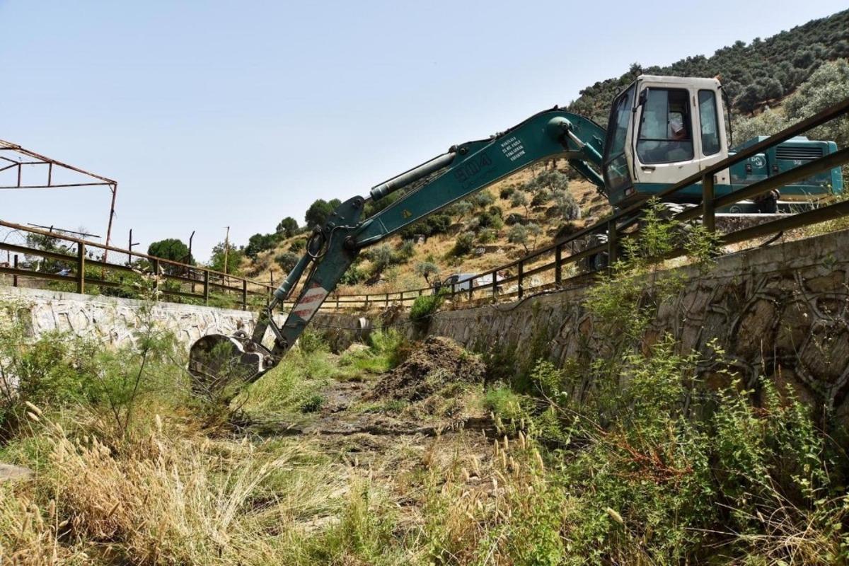 Ko&ccedil;arlı B&uuml;y&uuml;kdere&rsquo;de yatak temizliğine başlandı