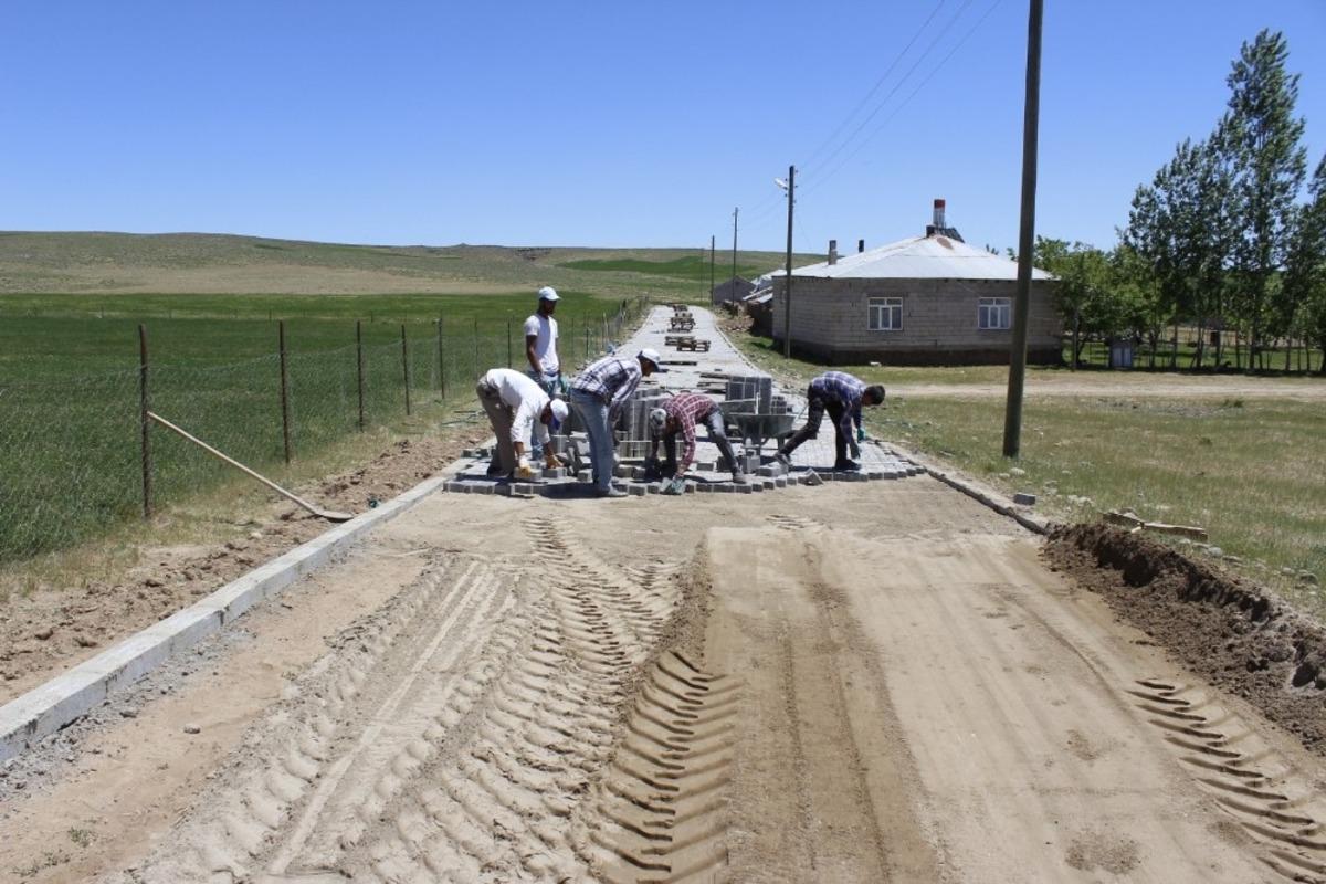 Erciş Belediyesinden yol yapım &ccedil;alışması