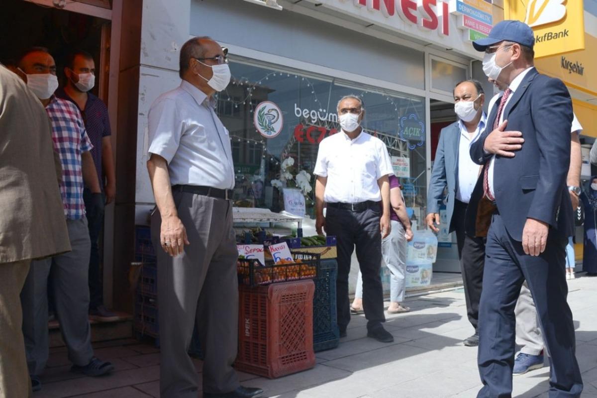Kırşehir Belediye Başkanı Ekicioğlu, esnafa pandemi ziyareti yaptı