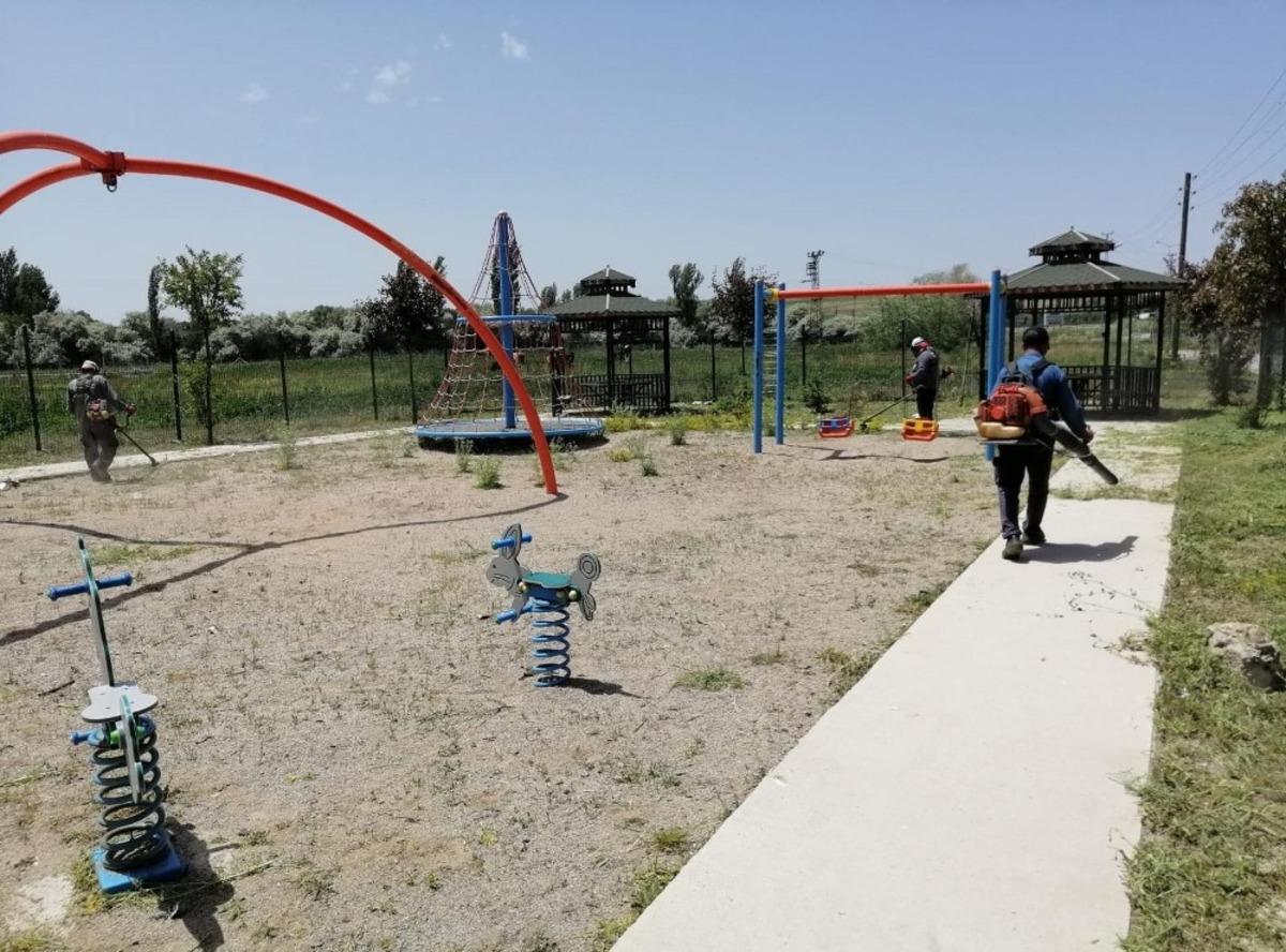 G&ouml;lbaşı Parkları &ccedil;i&ccedil;ek a&ccedil;tı