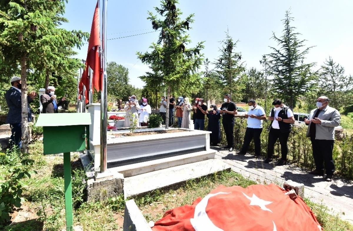 Şehit Mesut Ardı&ccedil;, şehadetinin 4&rsquo;&uuml;nc&uuml; yılında kabri başında anıldı